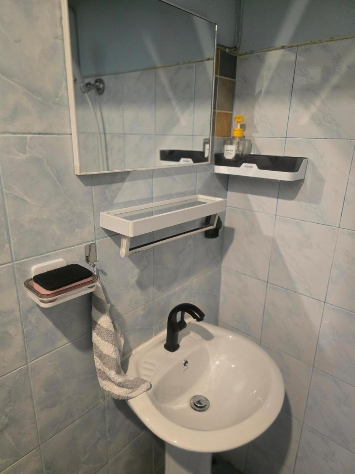 Appartement Beautiful With Living With Wifi *